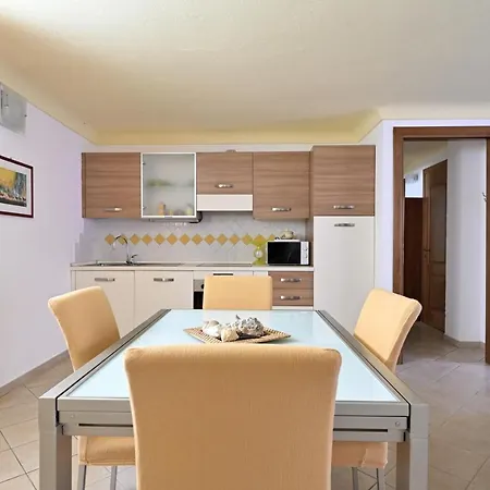 Semesterbostad Dalila Tertenìa